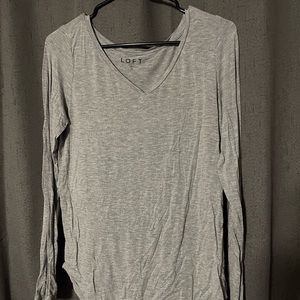 Long sleeve vneck tee